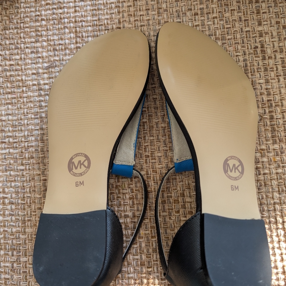 Michael Kors Thong Sandals - Picture 4 of 4